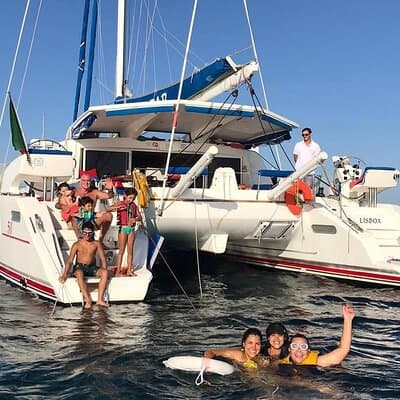 Boat Rental on a Luxurious Catamaran in Lisbon 2