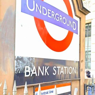 London Past & Present Backstreet Historical Tour 2