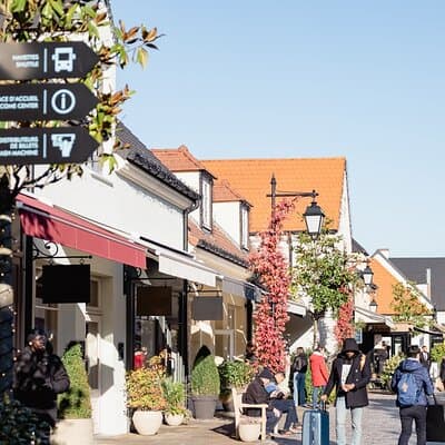 Private Tour to La Vallée Village 3