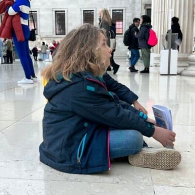 Private Family Louvre Tour for Kids with Interactive Activities 3
