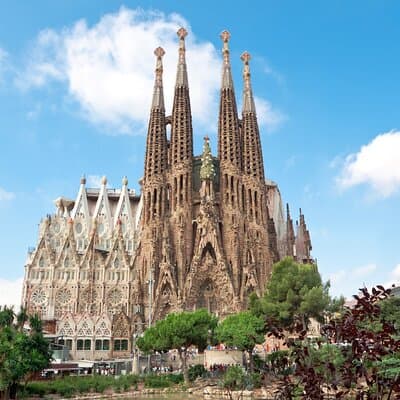 Barcelona Highlights Sagrada Familia and Park Guell Semi-Private 2