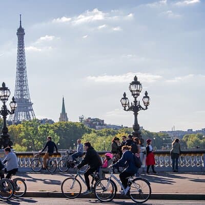 Explore Paris with A Comfortable Bike Tour Ride