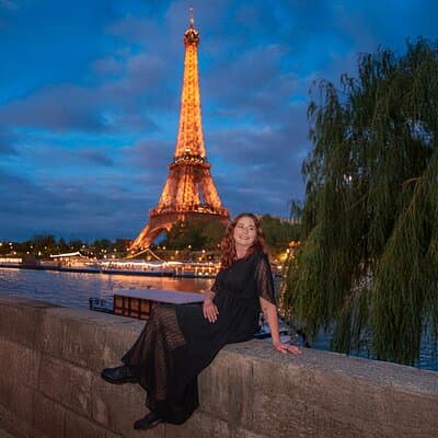 Paris Group Photoshoot with 30 Professional Photos 3