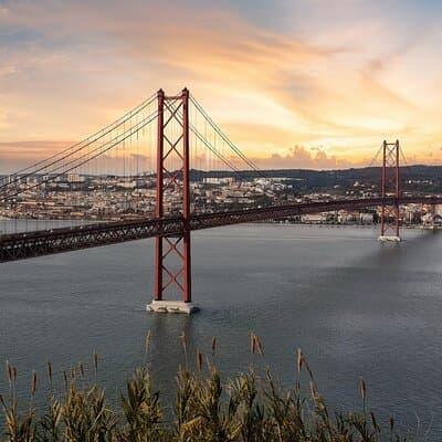 Private Tour of Cristo Rey and Arrábida