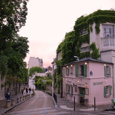 Intimate Montmartre Art & Gourmet Stroll – Private Experience 5