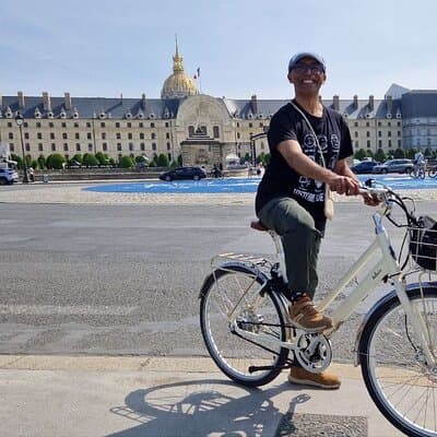 Explore Paris with A Comfortable Bike Tour Ride 5