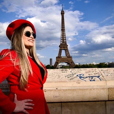 Paris Luxury Private Professional Photoshoot at the Eiffel Tower 3