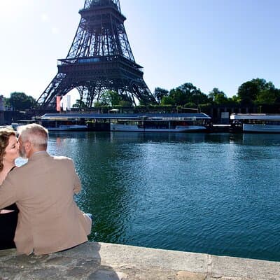 Paris Luxury Private Professional Photoshoot at the Eiffel Tower 5