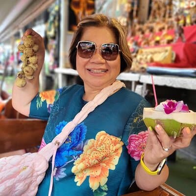 Private Tour to Railway and Floating Markets with Simple Brunch 4