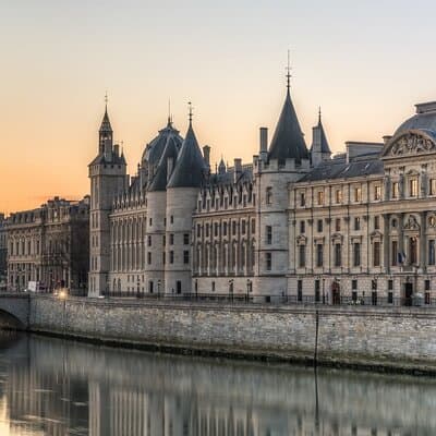 Paris Walking Tour , Historical Sites . 3