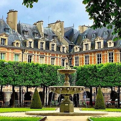 Paris Walking Tour , Historical Sites . 4