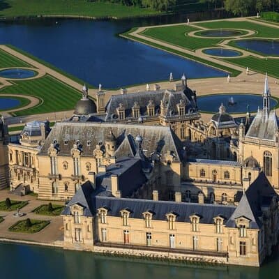 Royal getaway to the Domaine de Chantilly in Van Premium