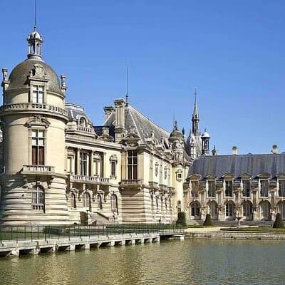 Royal getaway to the Domaine de Chantilly in Van Premium 2