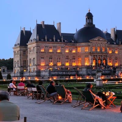 A royal day in Fontainebleau and Vaux le Viscount in Van VIP 3