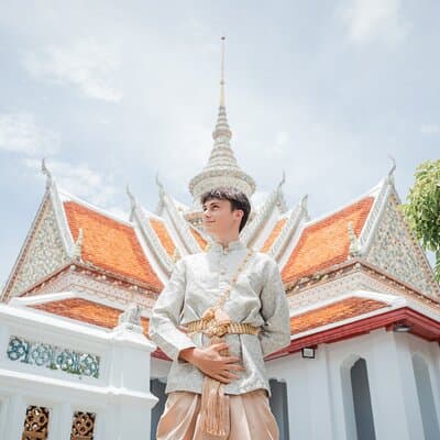 Private Photoshoot at Wat Arun with Professional Photographer 3