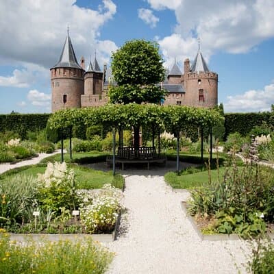 Private Tour to Muiderslot and Castle de Haar from Amsterdam 2