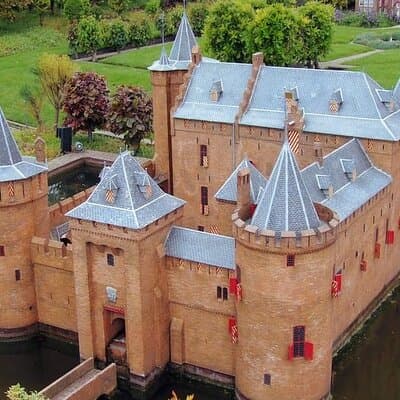 Private Tour to Muiderslot and Castle de Haar from Amsterdam 5