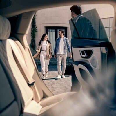 Dubai Private Car with Driver 4
