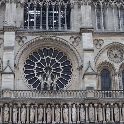 Notre Dame, Sainte-Chapelle & Conciergerie Outdoor Walking Tour 4