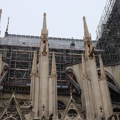 Notre Dame, Sainte-Chapelle & Conciergerie Outdoor Walking Tour 5