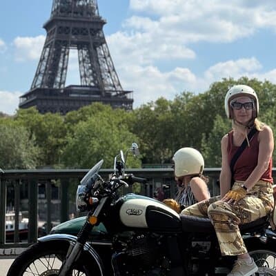 Sidecar Motorcycle tour in Paris with Driver 2
