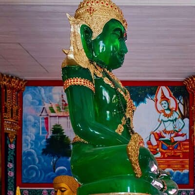 Royal Grand Palace Emerald Buddha and Reclining Buddha Group Tour 5