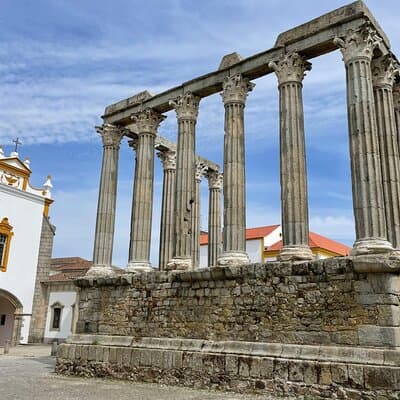 Private Tour from Lisbon to Evora and Monsaraz with Wine Tasting
