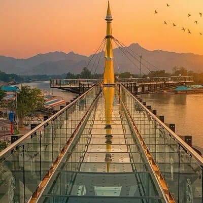 Bangkok: Erawan & Kanchanaburi Skywalk Day Tour