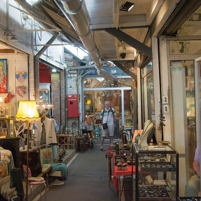 Paris Flea Market Walking Tour: Antiques, Vintage & Fashion