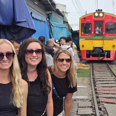 Railway Market, Floating Market and Ayutthaya (Premium Service) 3