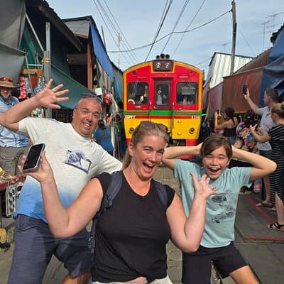 Private Tour to Railway Market and Damnoen Saduak Floating Market 5