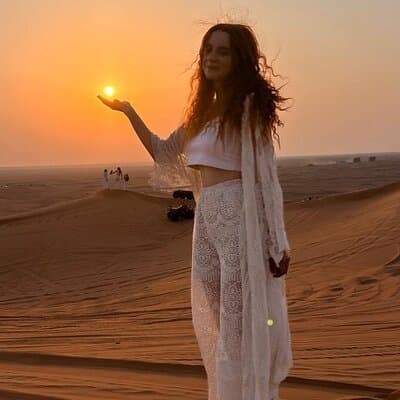 Dubai Red Dunes Desert Safari with 4×4 Pickup, BBQ Dinner & Shows 5