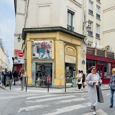 Unconventional Paris: Marais Art Galleries &Graffiti Walking Tour 5