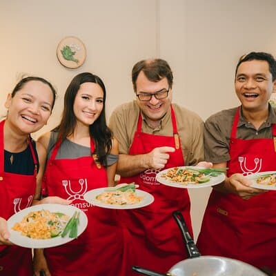 Bangkok Udomsuk Thai Cooking Class with Local Market Tour