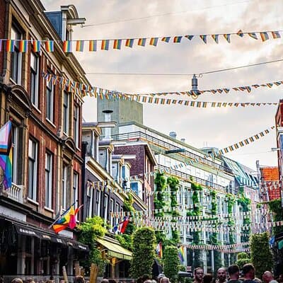 Gay Bar Tour in the Red Light District Amsterdam 4