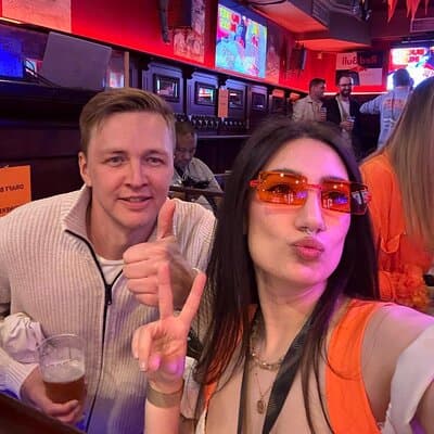 Private Hostess Bar Tour in Amsterdam Red Light District (3h) 2