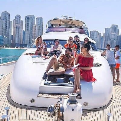 Private Yacht tour Dubai, Swimming, Burj Ul Arab, Royal the Palm 2