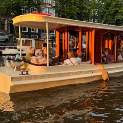 Amsterdam Highlights Canal Cruise with a Drink 2