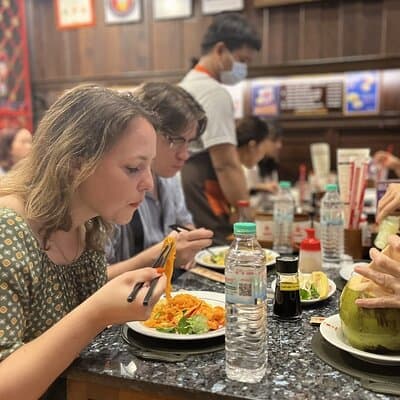 Bangkok Michelin Food Tour (3 Stops+8 tastings) by TukTuk & Walk 4