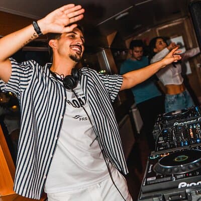 Lisbon Float Party: The most exclusive Boat Party in Lisbon 5