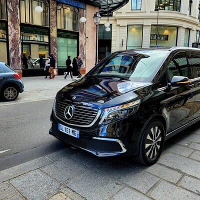 Private Transfer: Paris or Airport CDG to Bruges by Luxury Van