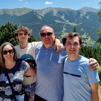 Andorra, France and Spain Day Tour with 2 Guides and Hotel Pickup 2