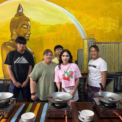 Hands-On Thai Cooking Class Bangkok with Local Chef (Small Group) 4