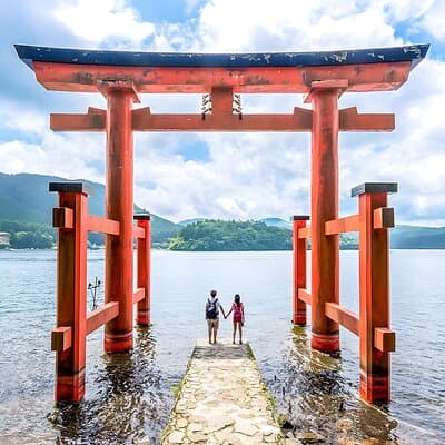 Hakone & Mount Fuji Day Trip:Lake Ashi Torii Gate & Oshino Hakkai