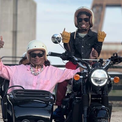 Paris: Shoot a Vertical Video on a Sidecar with a Pro Filmmaker