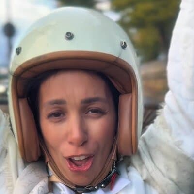 Paris: Shoot a Vertical Video on a Sidecar with a Pro Filmmaker 3