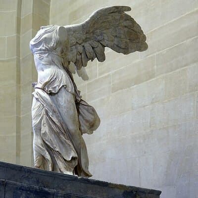 Louvre Guided Tour with licenced Guide 4