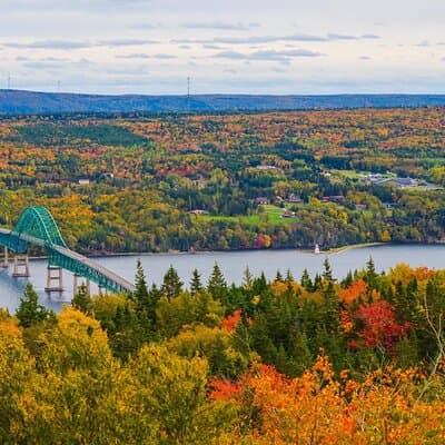 Mini Cabot Scenic Drive and Bell Museum Experience 4