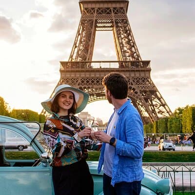 Tour of Paris and Montmartre in 2CV period with Champagne 3
