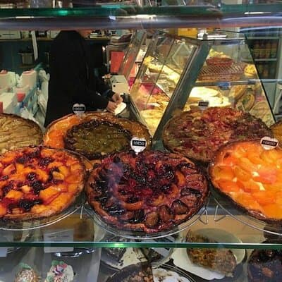Montmartre Walking Tour with Pastry Tasting 4